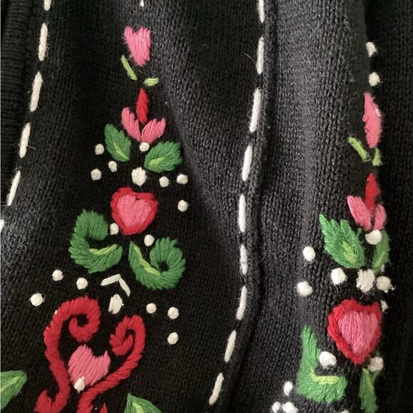 Orvis Women's Full Zip Sweater Black Embroidered Hearts Floral Size M - Picture 5 of 6
